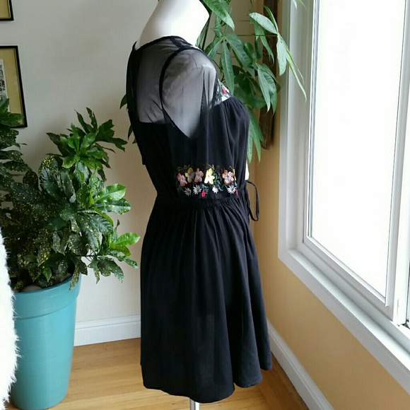 True Destiny floral embroidered black dress size Medium - Picture 5 of 8